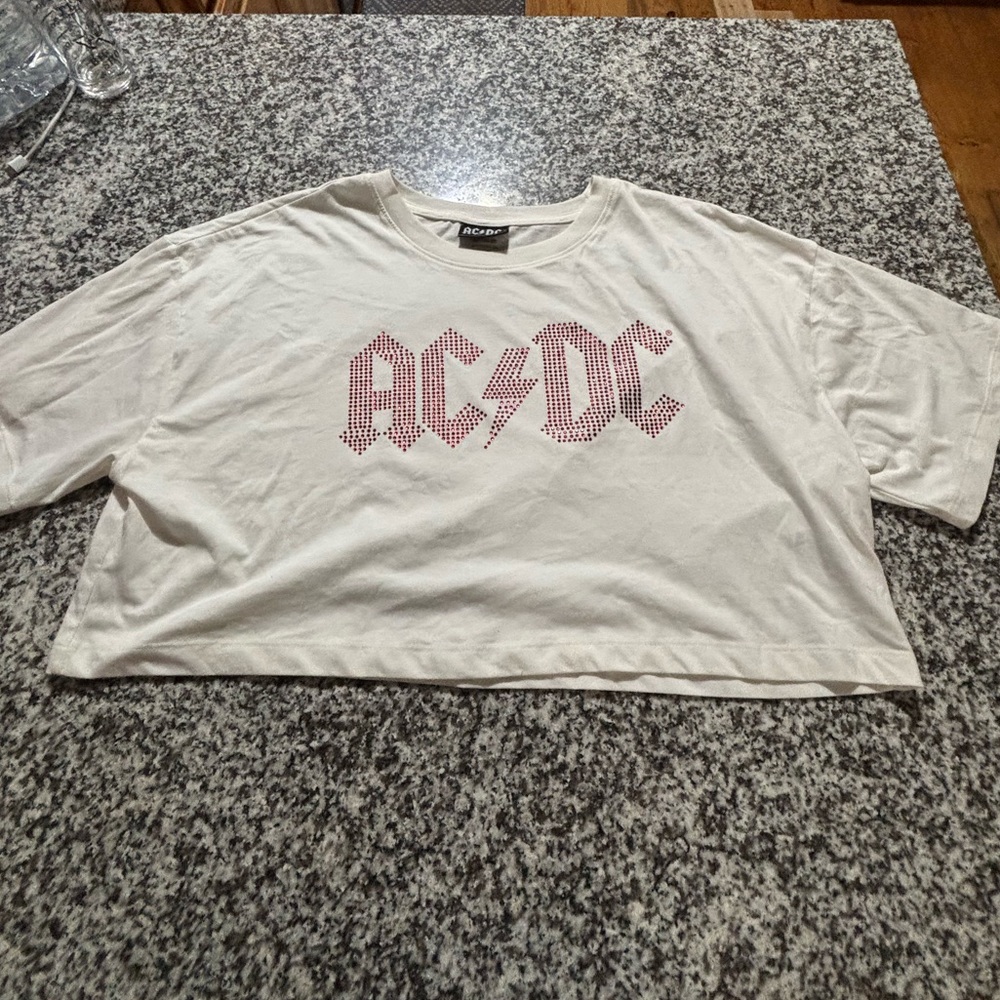AC/DC 
Size:Medium